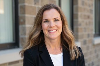 Kelly Riordan Headshot